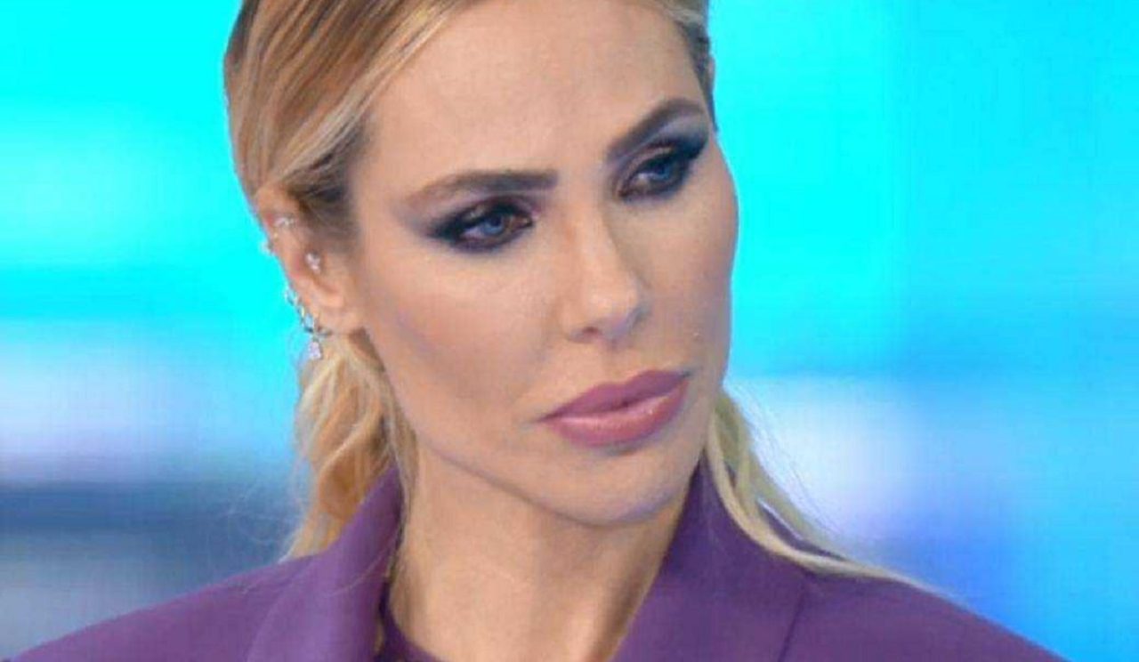 Ilary Blasi denuncia- Solospettacolo