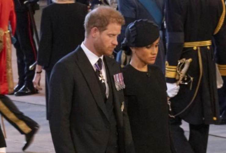 principe-harry-meghan-markle-funerali-regina-solospettacolo.it