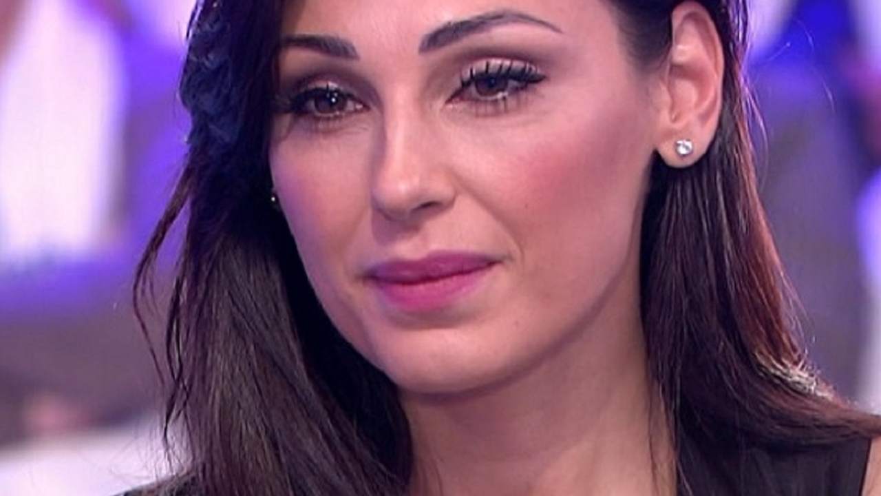 Lacrime molto amare per Anna Tatangelo