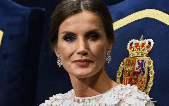 letizia-cappotto-va-a-ruba-Solospettacolo.it