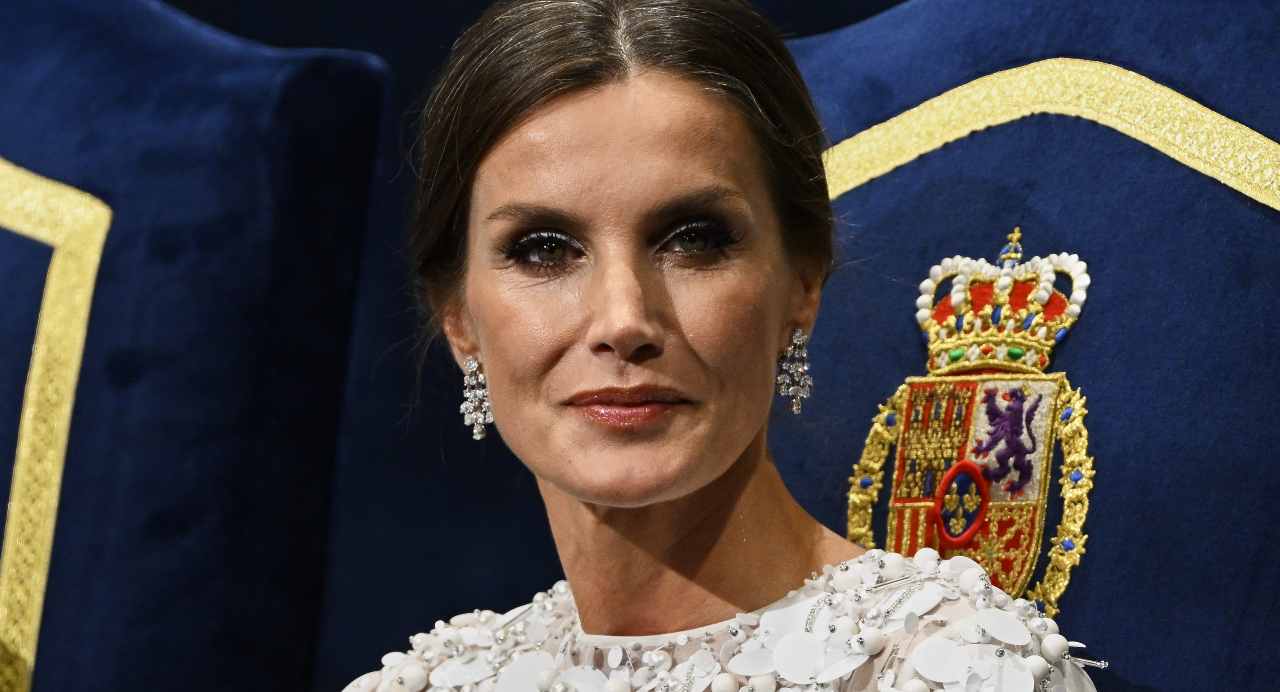 letizia-cappotto-va-a-ruba-Solospettacolo.it