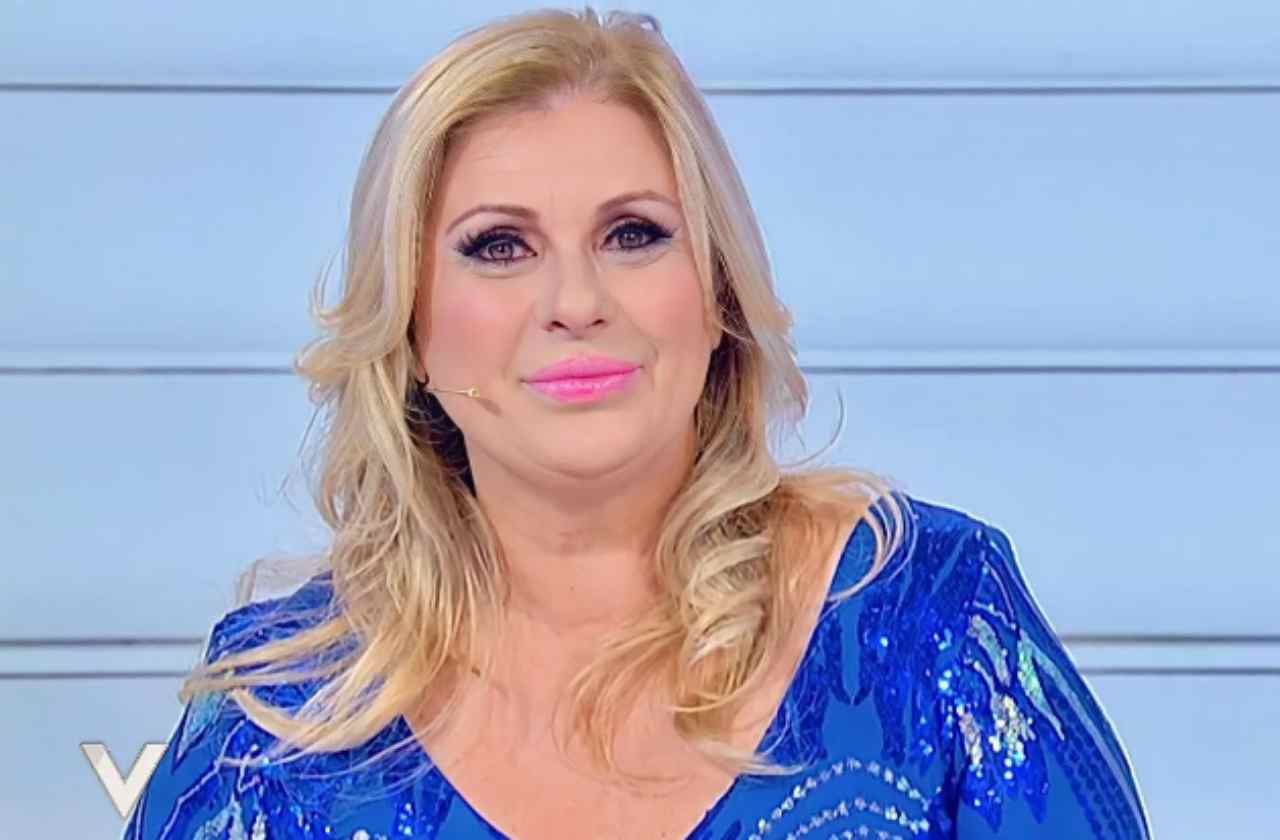 tina cipollari abiti-Solospettacolo