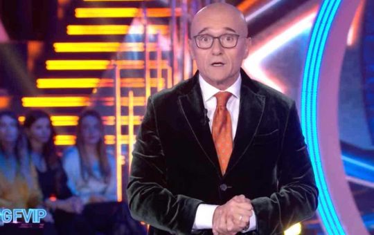 alfonso signorini denunce concorrente-Solospettacolo