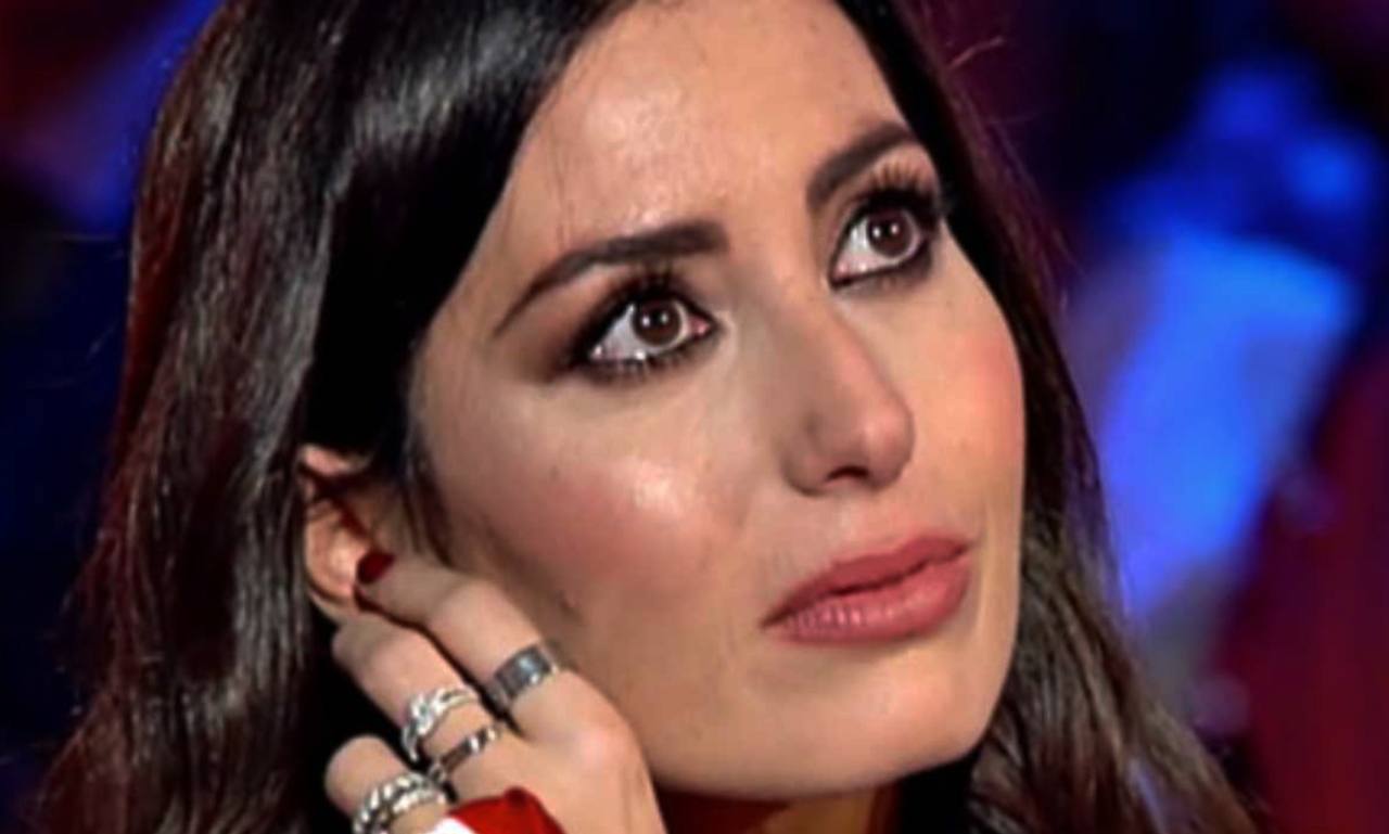 Elisabetta Gregoraci in lacrime - solospettacolo.it