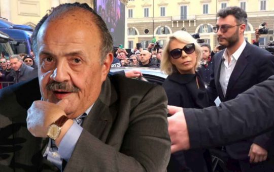 Maria De Filippi al funerale di Maurizio Costanzo - solospettacolo.it