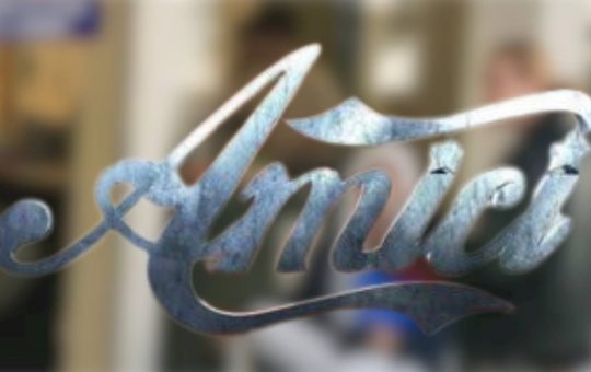 amici scontro-Solospettacolo