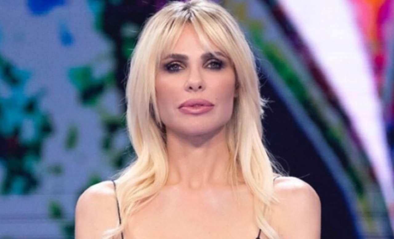 ilary blasi trattamento mediaset-Solospettacolo