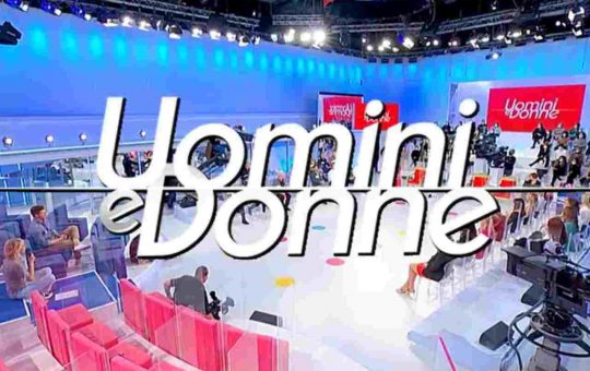 Uomini e Donne annuncio massacro-Solospettacolo