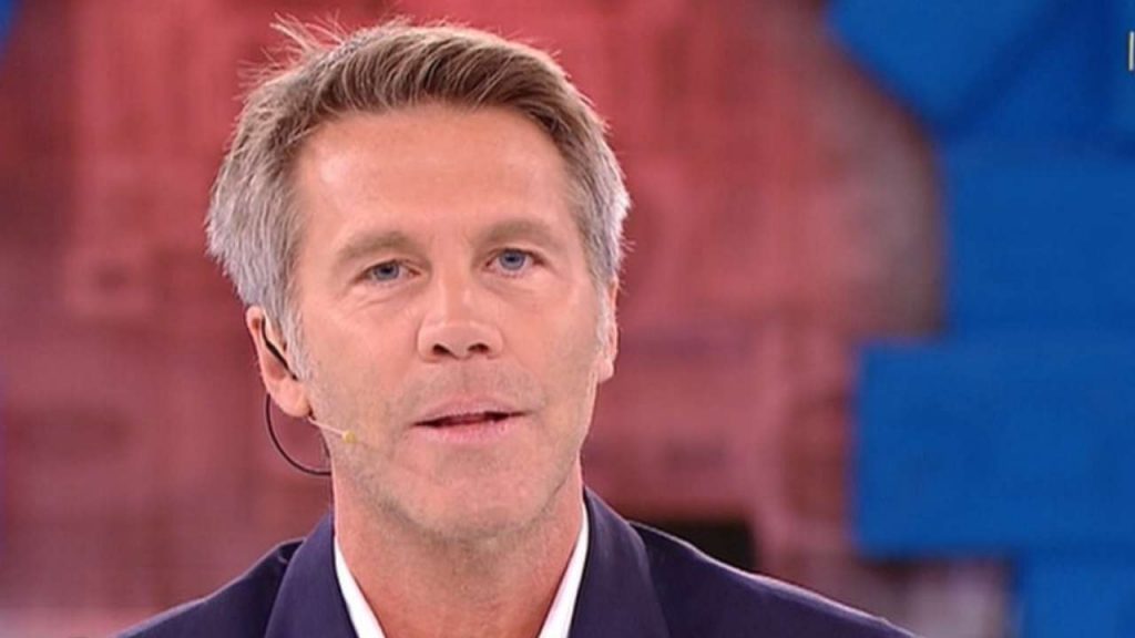 Emanuele Filiberto, che razza di lavoro fa per campare altro che principe! Solospettacolo.it Emanuele Filiberto, che razza di lavoro fa per campare altro che principe! Solospettacolo.it