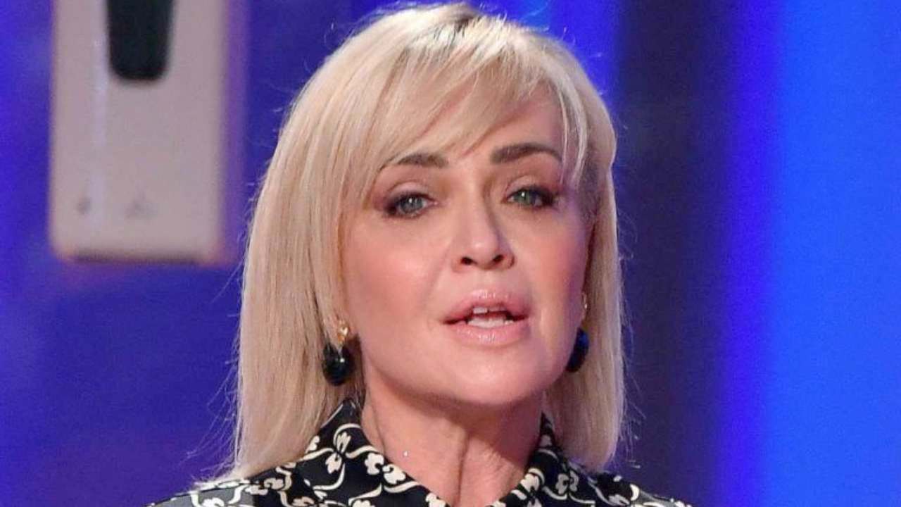 Paola Barale - SoloSpettacolo.it