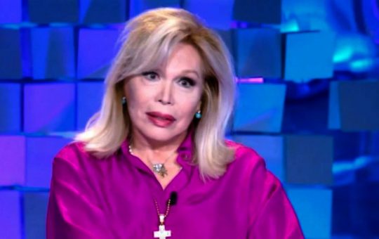 amanda lear frecciatina - Solospettacolo