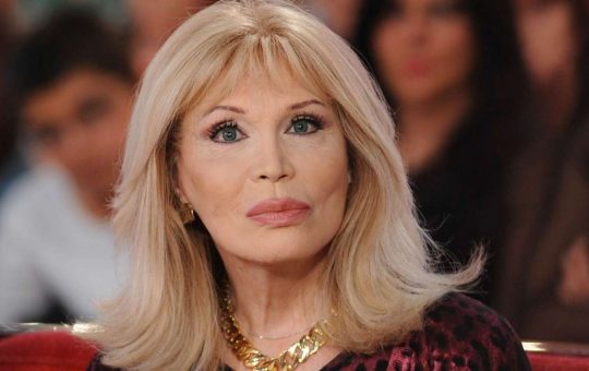 Amanda Lear - SoloSpettacolo.it